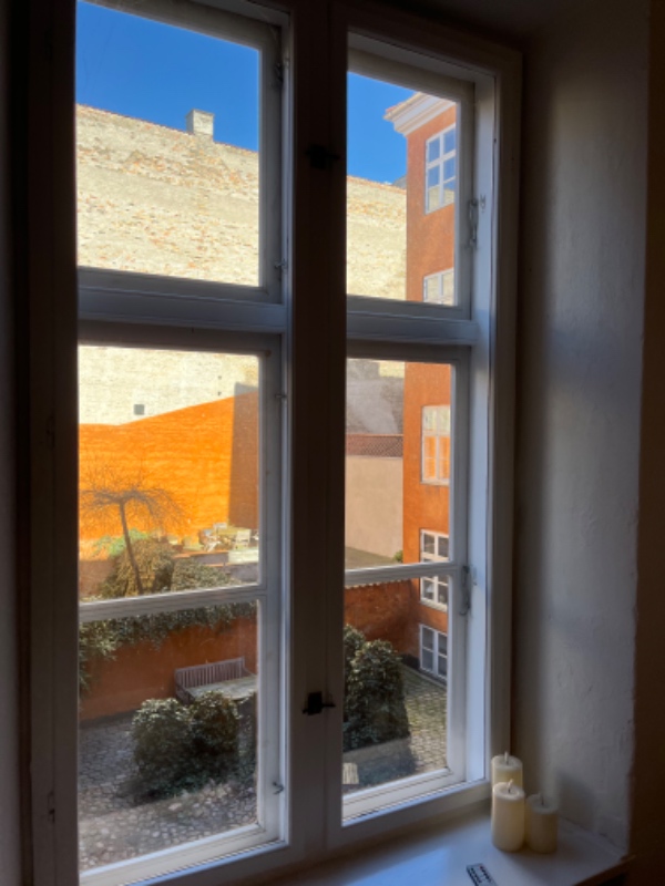 Vinduespudsning ude og indvendigt