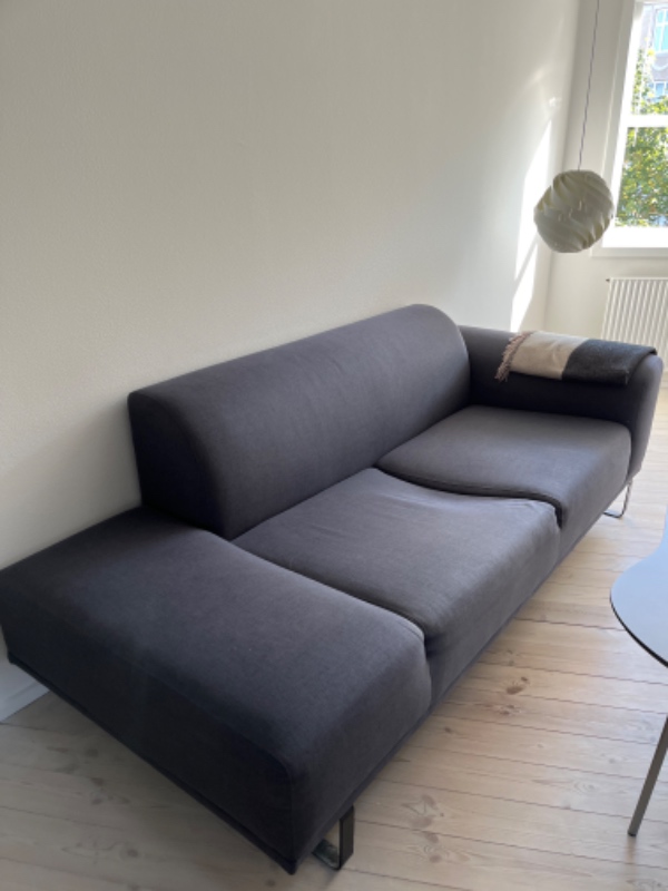 Afhentning og udsmidning af sofa
