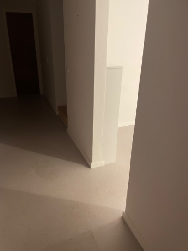 Nyt køkken monteres, og inden pudses vægge + lofter & males, nyt gulv (epoxy eller andet) m.m.