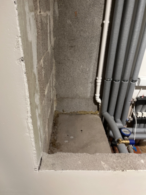 Oppudsning af mur, spartling og rep. af huller. Muren skal være klar til at blive malet