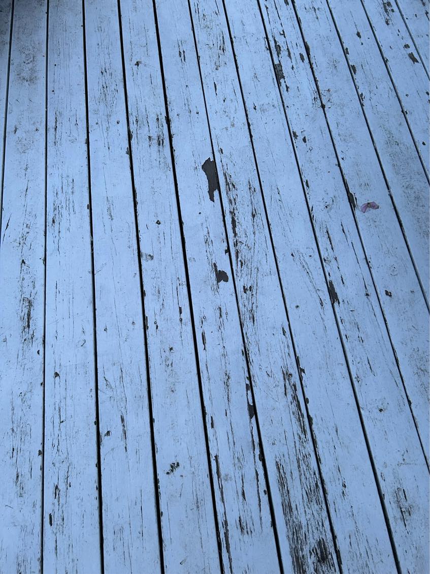 Rensning, slibning og maling af træ terrasse