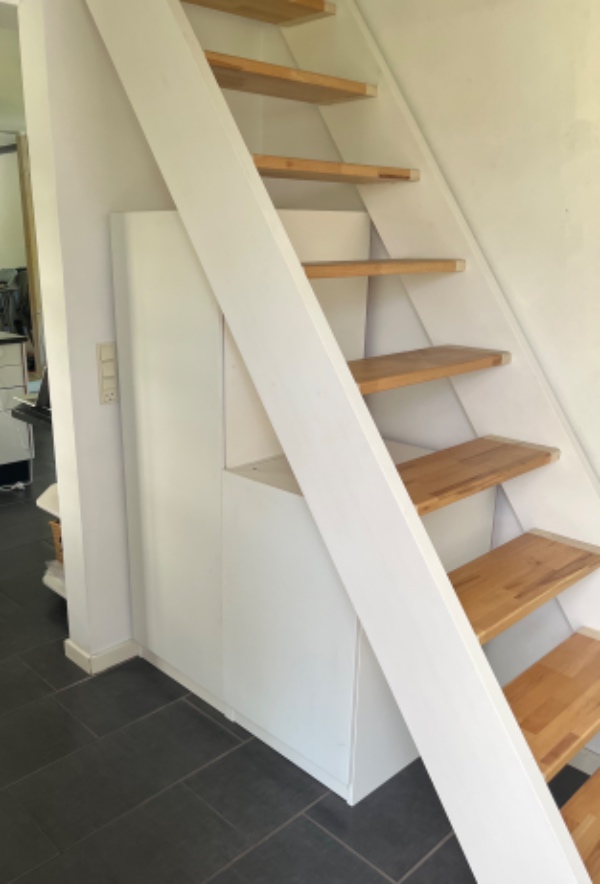 Snedker til lukning af trappe