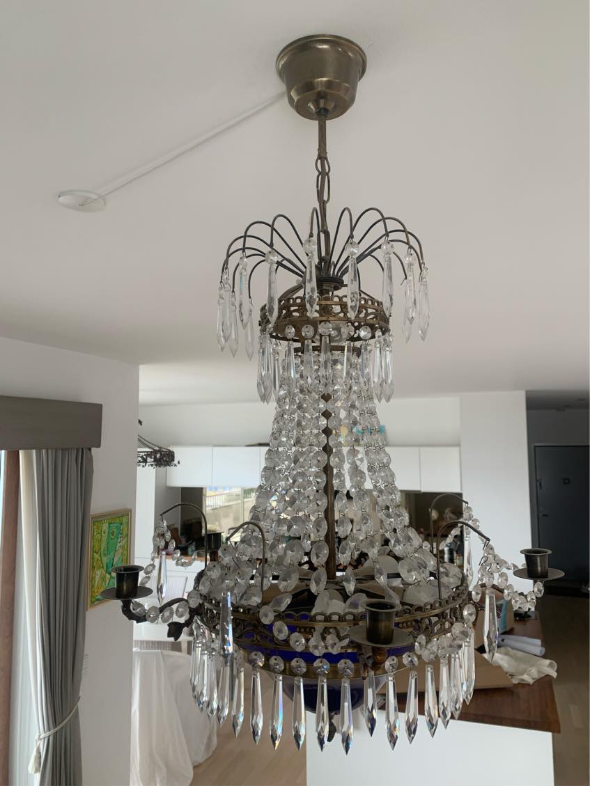 Udskift gamle loftlampe med en ny