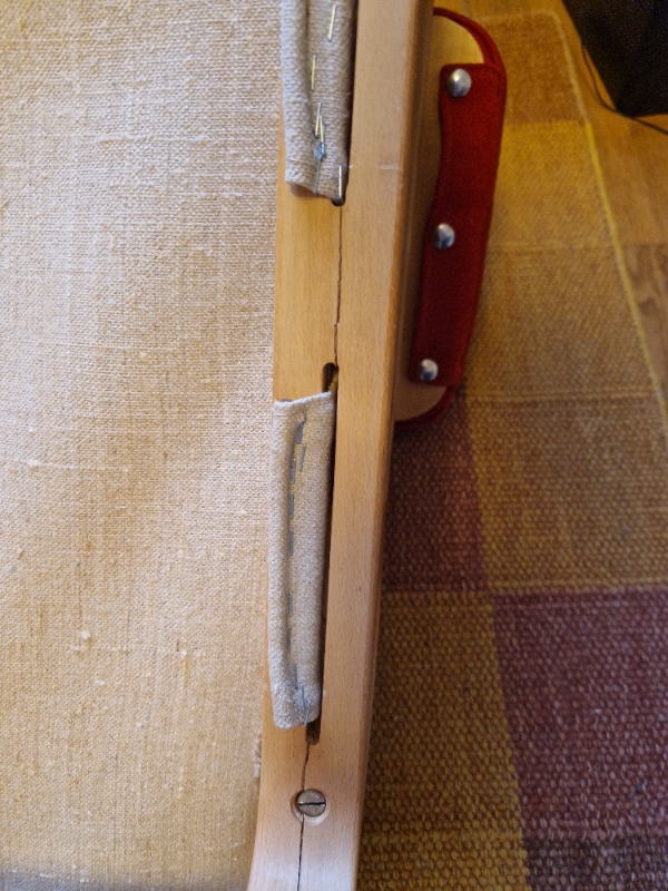 Udbedring af revne i Ingrid lænestol