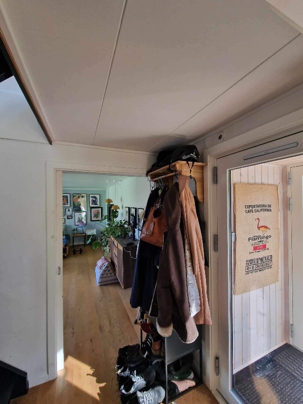 Fuldspartlet trappeskakt i rækkehus ovenpå savlsmuldstapet med indfarvet kalk spartel. Ca. 40m2