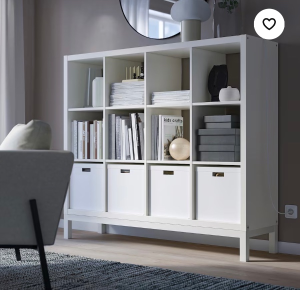 Samling af møbler og montering af hylder