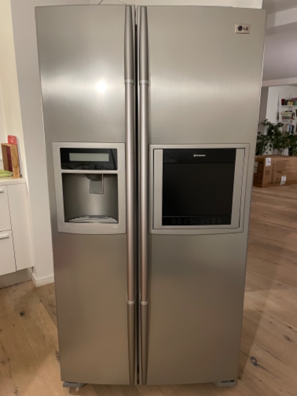 Afhentning og bortskaffelse af amerikanerkøleskab