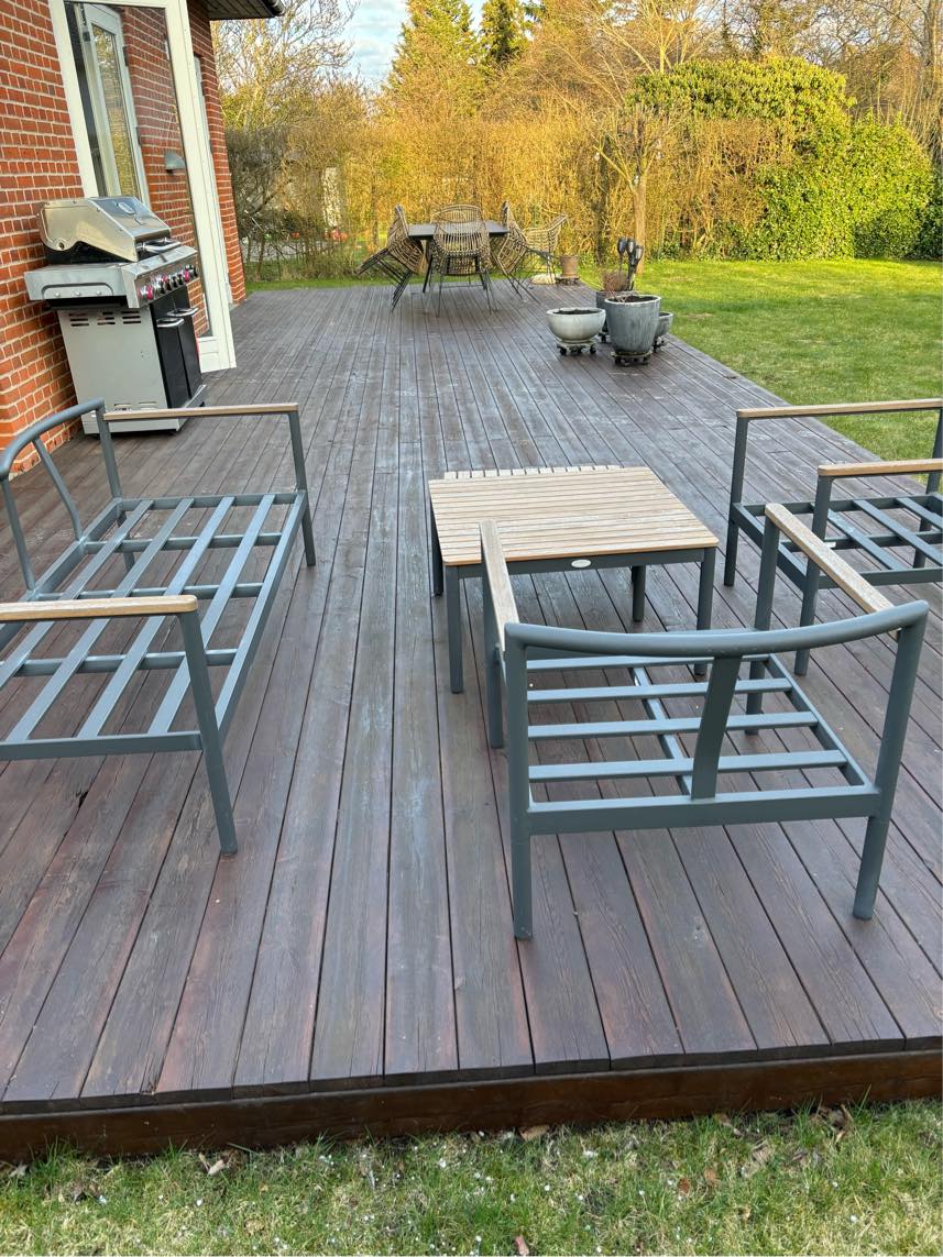 Reparation af træterassen, slibning og olie