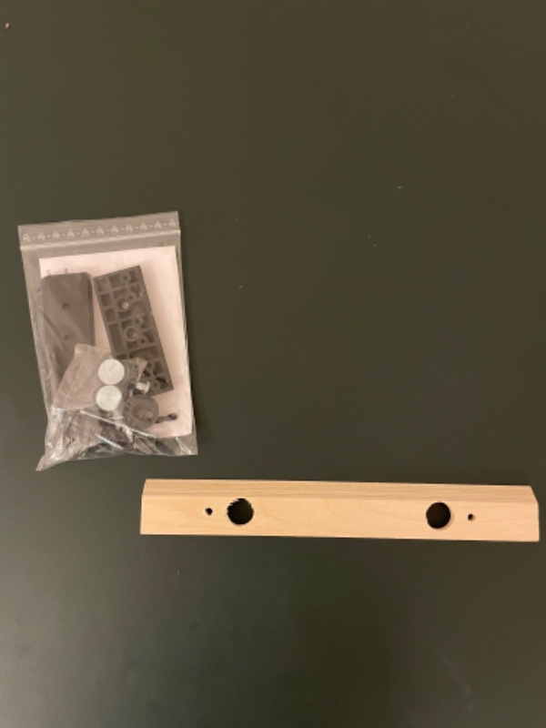 Ophæng af skab m.m. på fliser