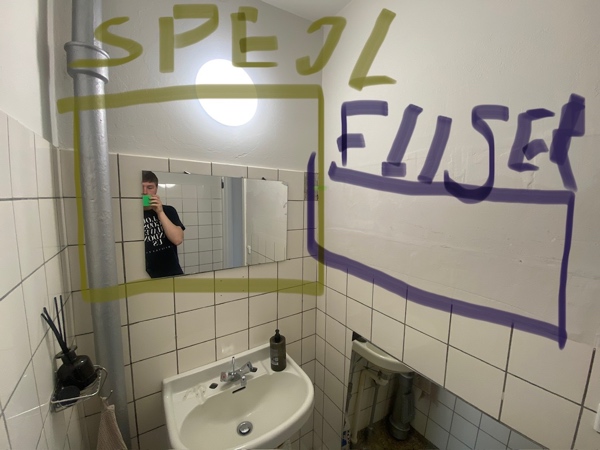 fliser tages ned og spejl sættes op