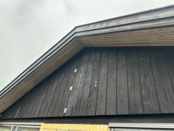 Maling af træværk parcelhus: gavle, vindskeder, udhæng