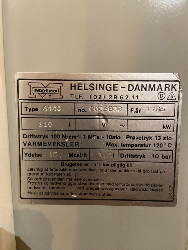 Fjernelse af varmtvandsbeholder og indkøb og opsætning af ny