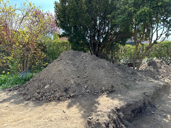 Bortkørsel/bortskaffelse af jordbunke