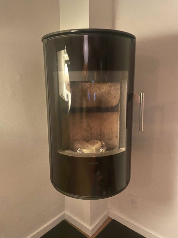 Afmontering og bortskaffelse/salg af brændeovn