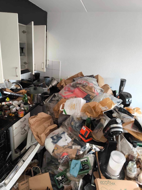 Tømming af meget beskidt lejlighed 46 kvm 2 vørselser