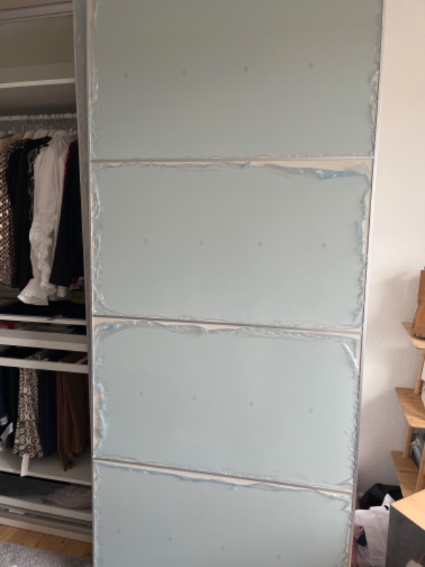 Monteret Låger + lys i/på PAX skab, hængt et skoskab og en loftlampe op