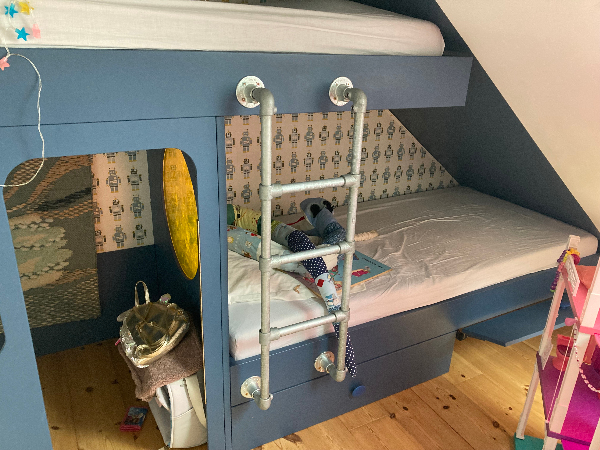 Nedtagning af indbygget køjeseng