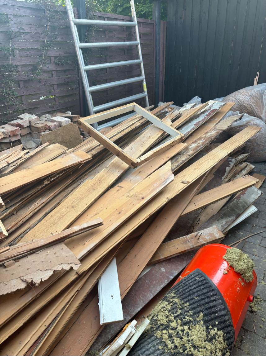 Rydde indkørsel for træ brædder