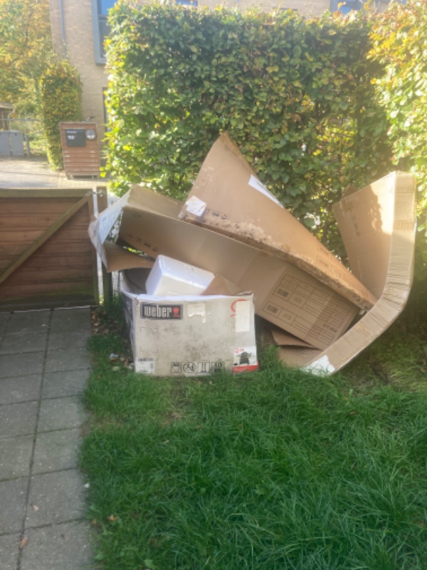 Afhentning af pap og plast til genbrugsplads