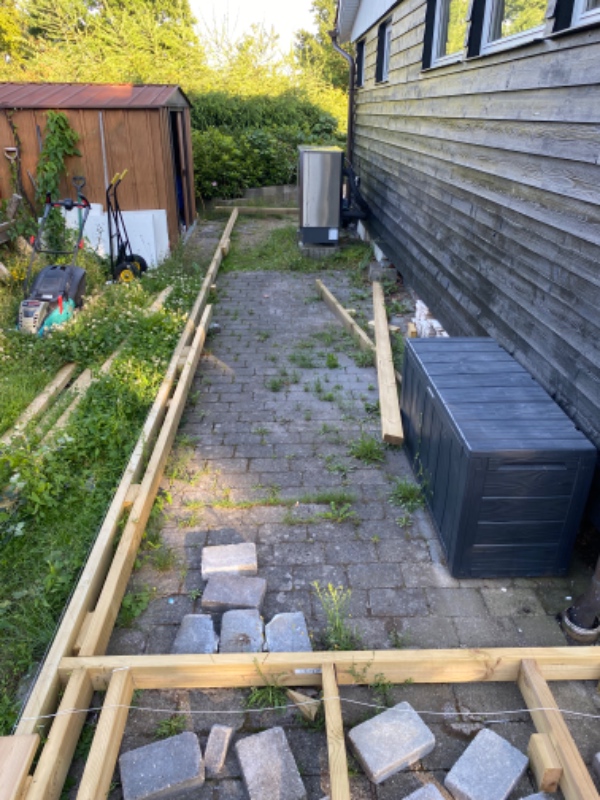 Færdiggjort en terrasse