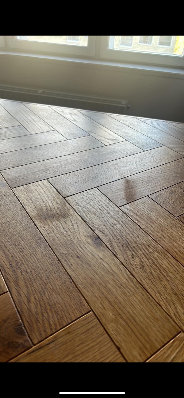 Afslibning og oliering af bordplade