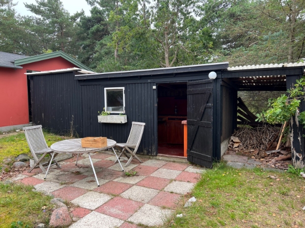 Nedrivning og bortfjernelse af skur