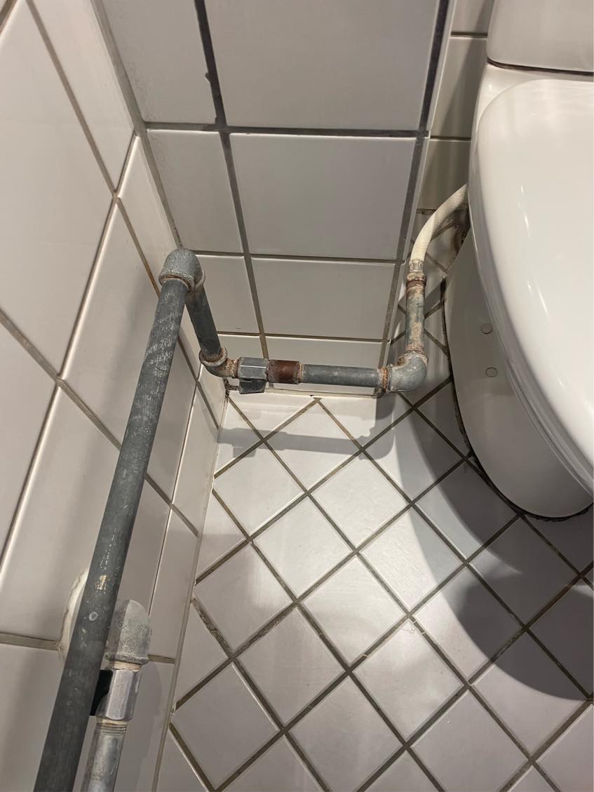 Væghængt toilet