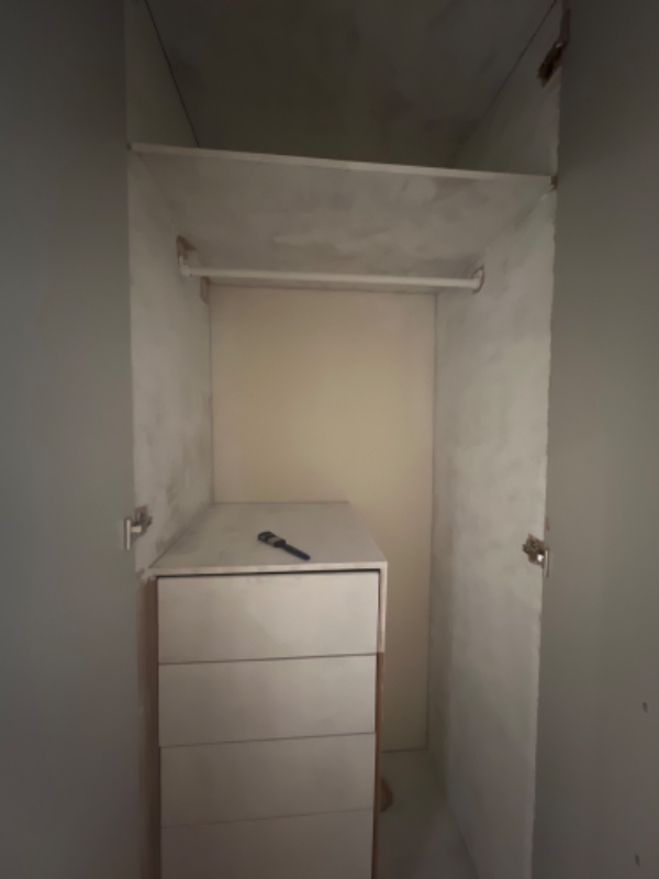 Maling af indbygget skab indmad