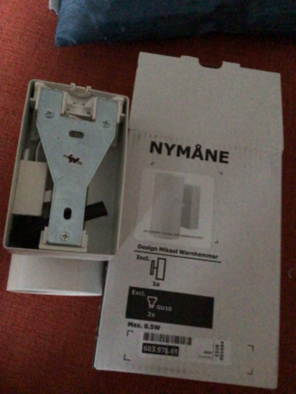 Hængt 2 små ( glaspendeler) og 2 store hængelamper ( glas)op i loftet og  2 Ikealamper op ( Nymåne)