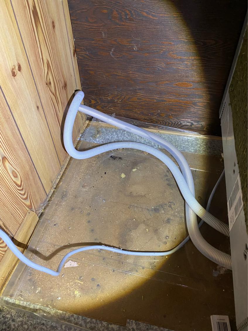 Udskiftning af vandtilførselsslange på Bosch ultra silence opvaskemaskine