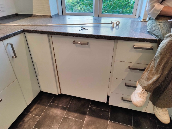 Montering af bordplade i køkken