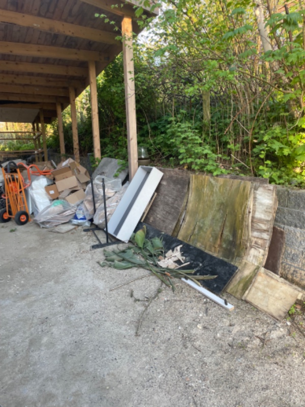 Fjernelse af papkasser, træ og div