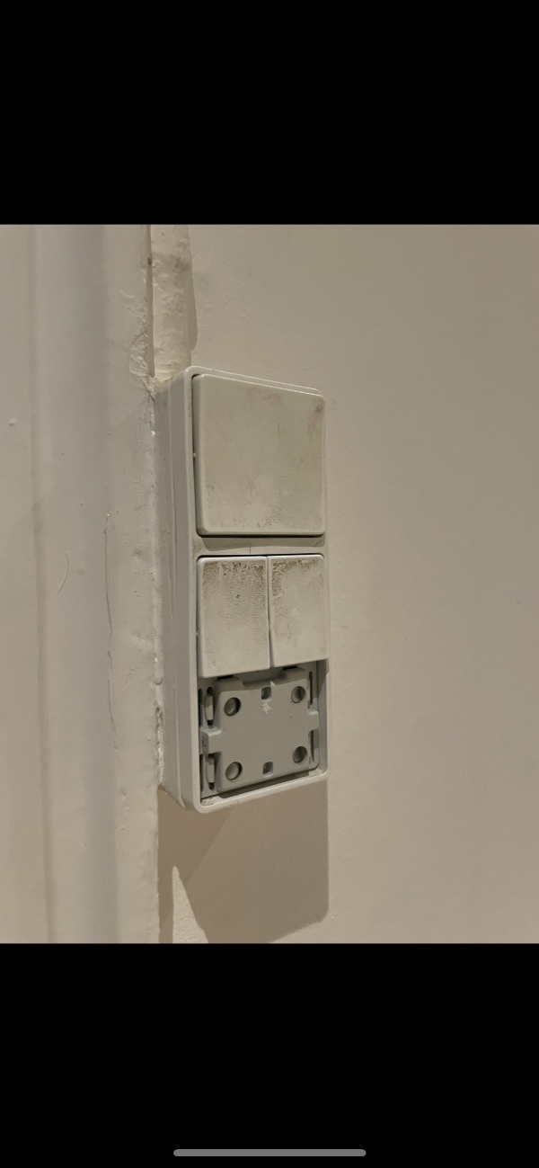 Fræset stikkontakter ind