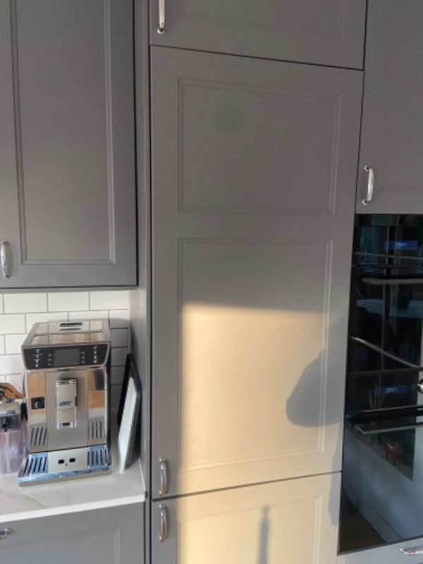 Køleskabslåge justering