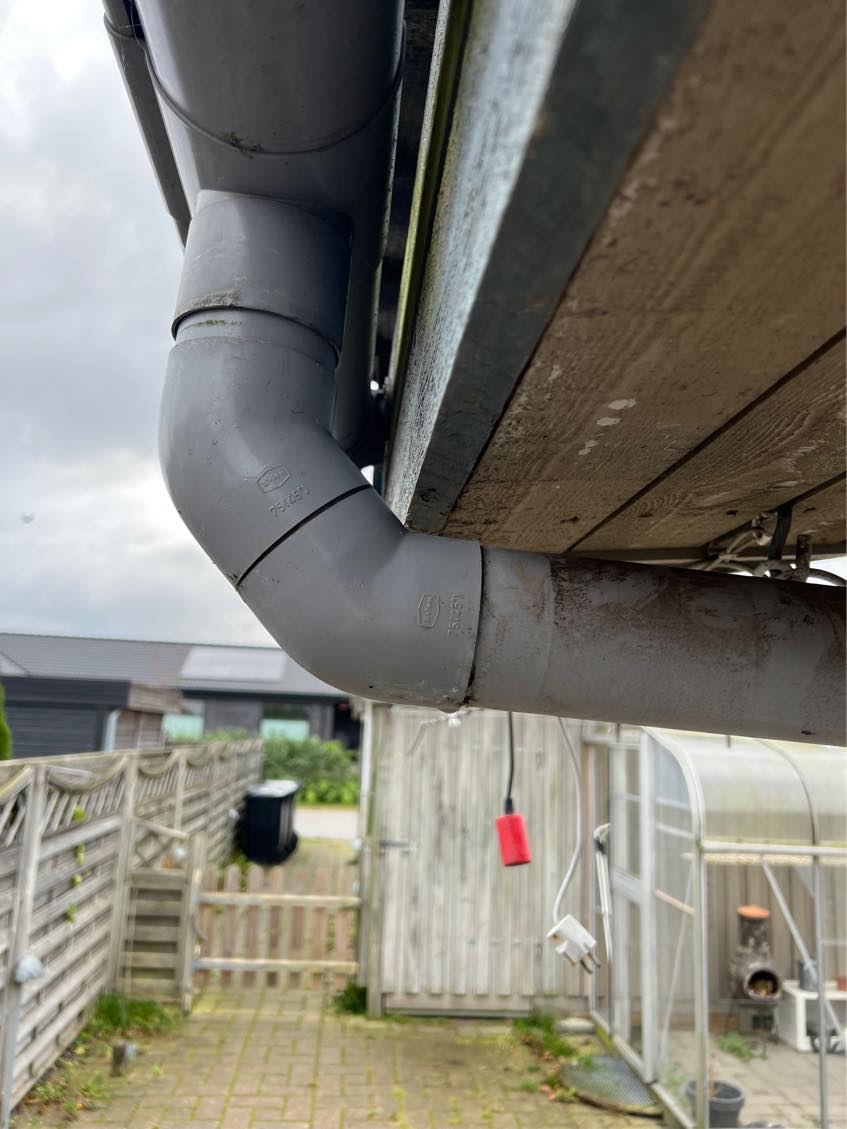 Nedløbsrør til tagrende