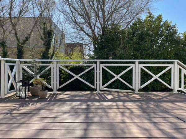 Udskiftning af kryds hegn på terasse