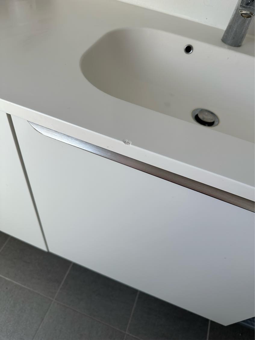 Reperation af komposit bordplade