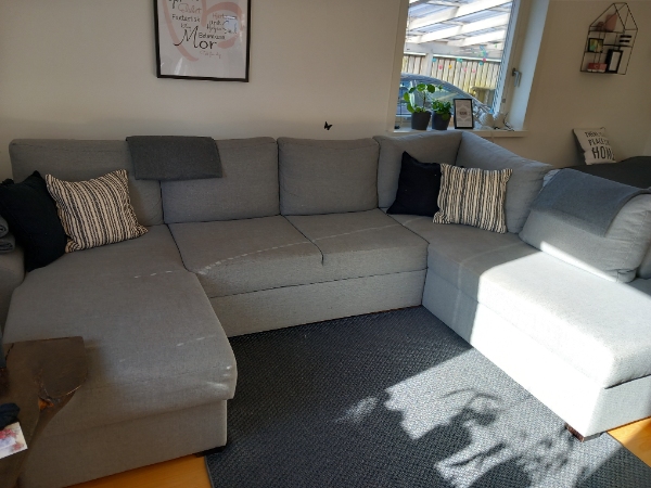 Rensning af stofsofa med maskine samt impregnering