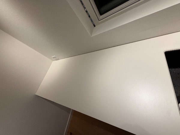 Fuge køkkenbord og vindue