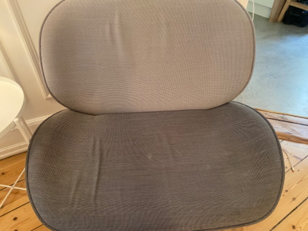 Rensning af to uldstole