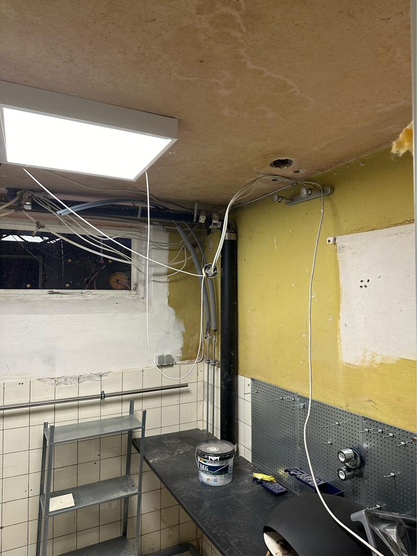 Lægge rør til udtag til vaskemaskine og tørretumbler