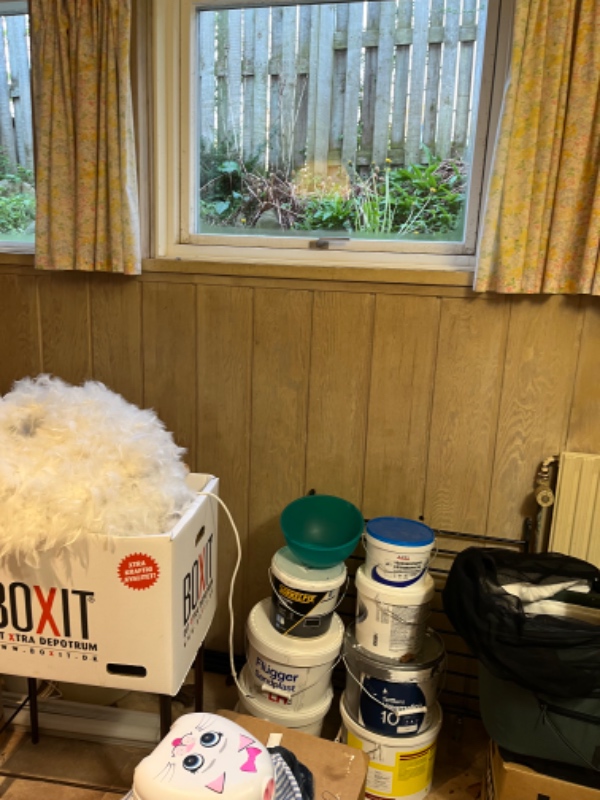 Fjerne inventar, træbeklædning på væge og fjernet skimmelsvampen i 16 m2 kælder