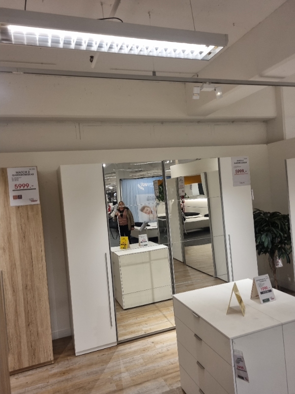 Montering af garderobskab