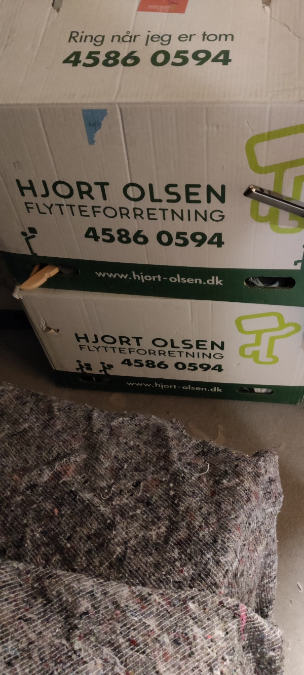 Tømning af loftsrum.