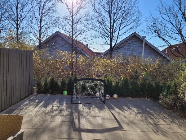 Montering af lamelhegn