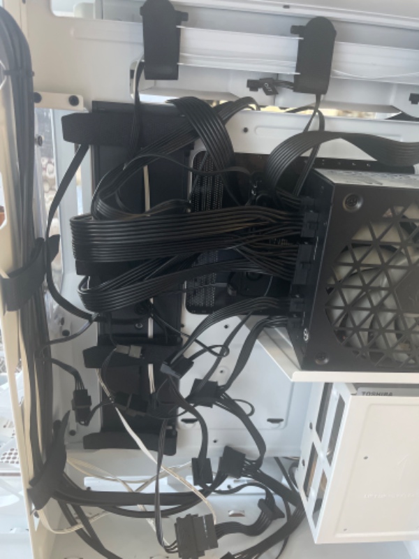 Hjælp til at samle min computer. virker ikke når jeg sætter PSU til