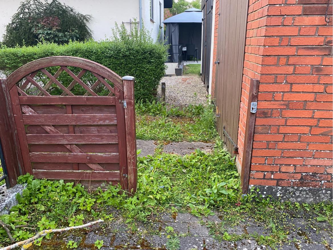 Slå langt græs og beskær hæk