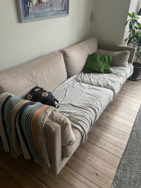 Hjælp til bortskaffelse af 3 personers sofa og dobbeltseng