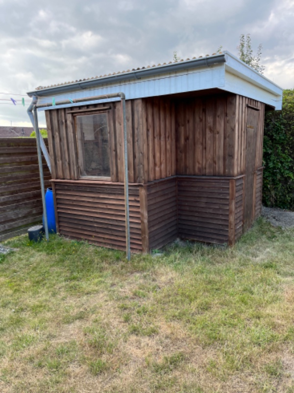 Haveskur nedtages og bortskaffes