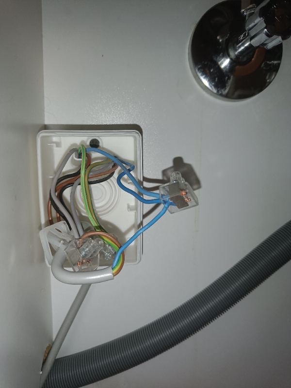 Tilslut opvaskemaskine til el